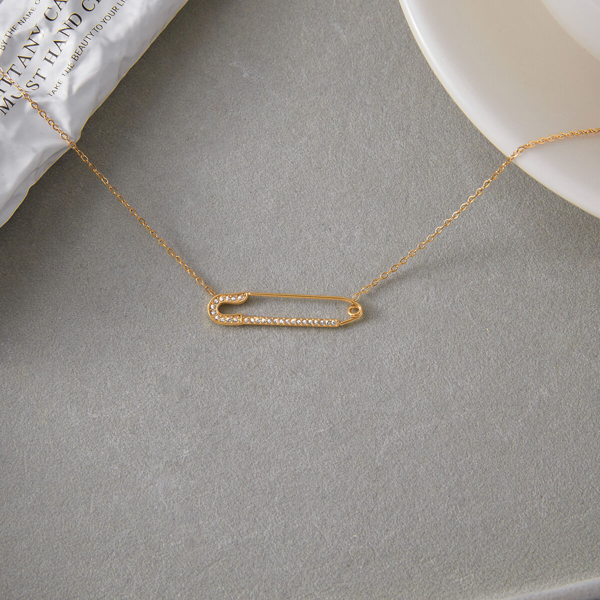 1 Piece Classic Paper-clip Stainless Steel Waterproof Gold Color Women's Pendant Necklaces h5 Picture6