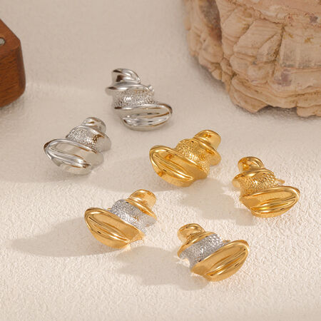 1 paire de boucles d'oreilles à clous en acier inoxydable de forme irrégulière, étanches, couleur or