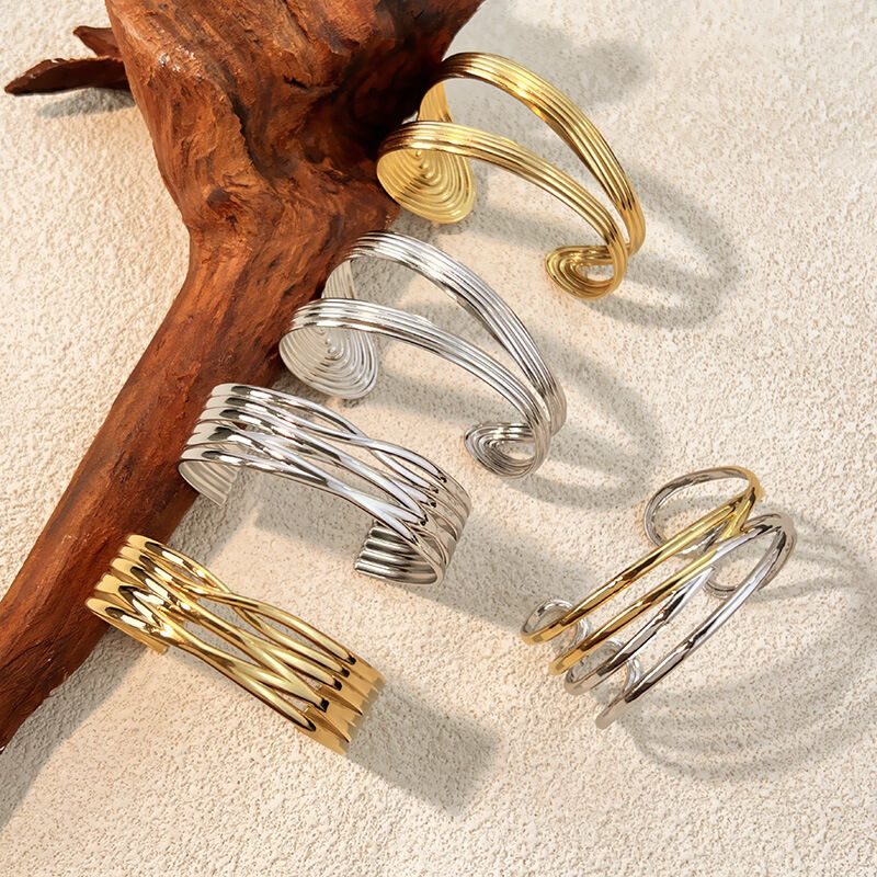 1 Stück unregelmäßig geformtes, wasserdichtes Armband aus Edelstahl in Goldfarbe
