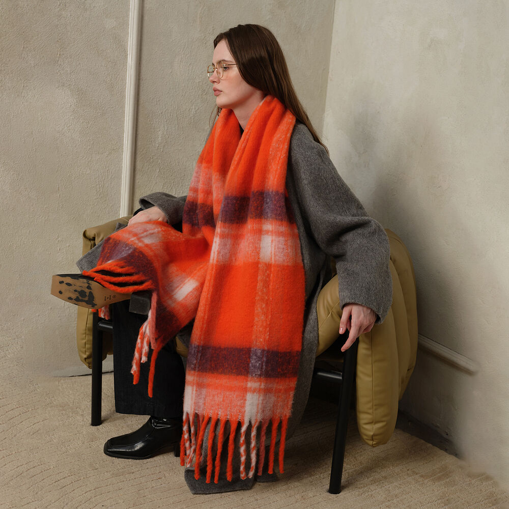 1 Piece Simple Soft Plaid Polyester Women's Winter Scarves h5Picture3