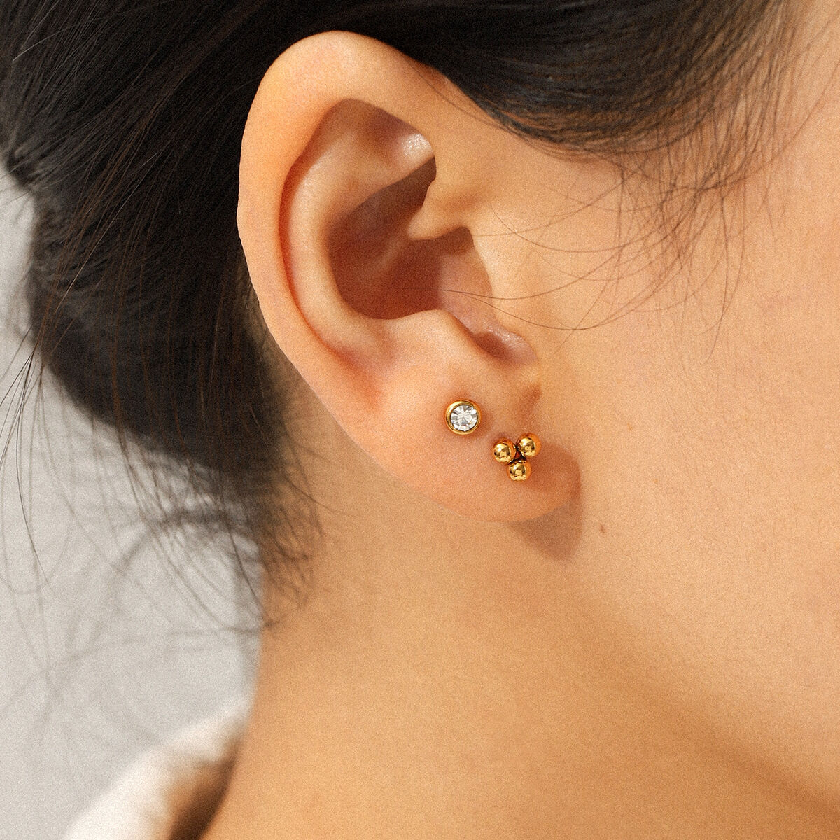 1 Set Ohrstecker für Damen, unregelmäßige Form, Edelstahl, wasserdicht, goldfarben, Zirkonia