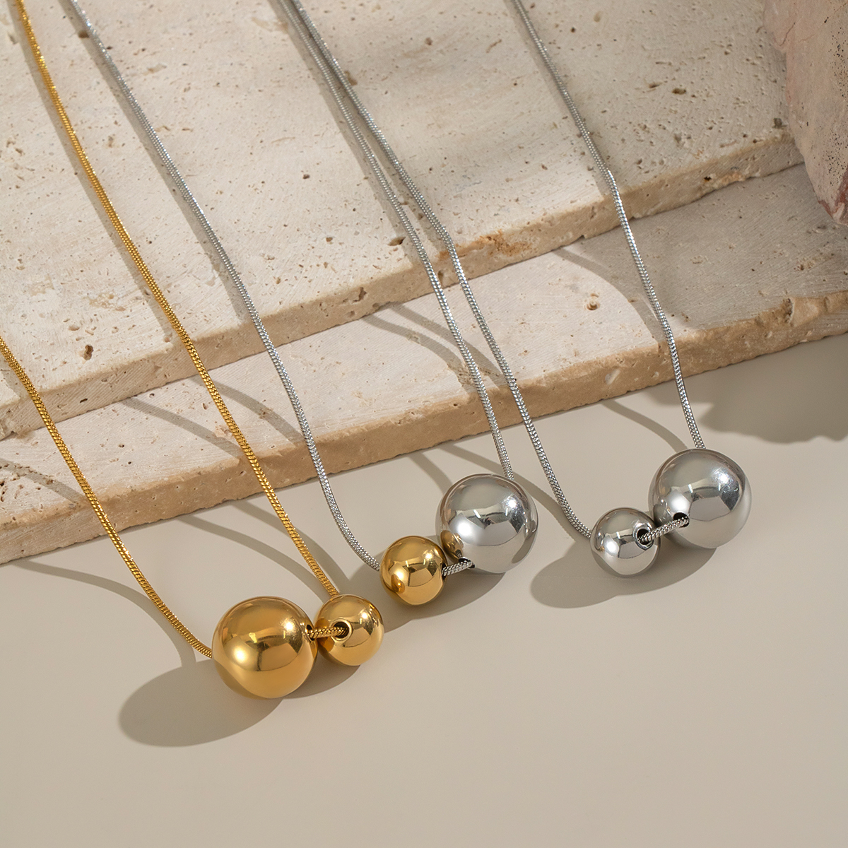 Collana con ciondolo impermeabile in acciaio inossidabile con sfera da 1 pezzo