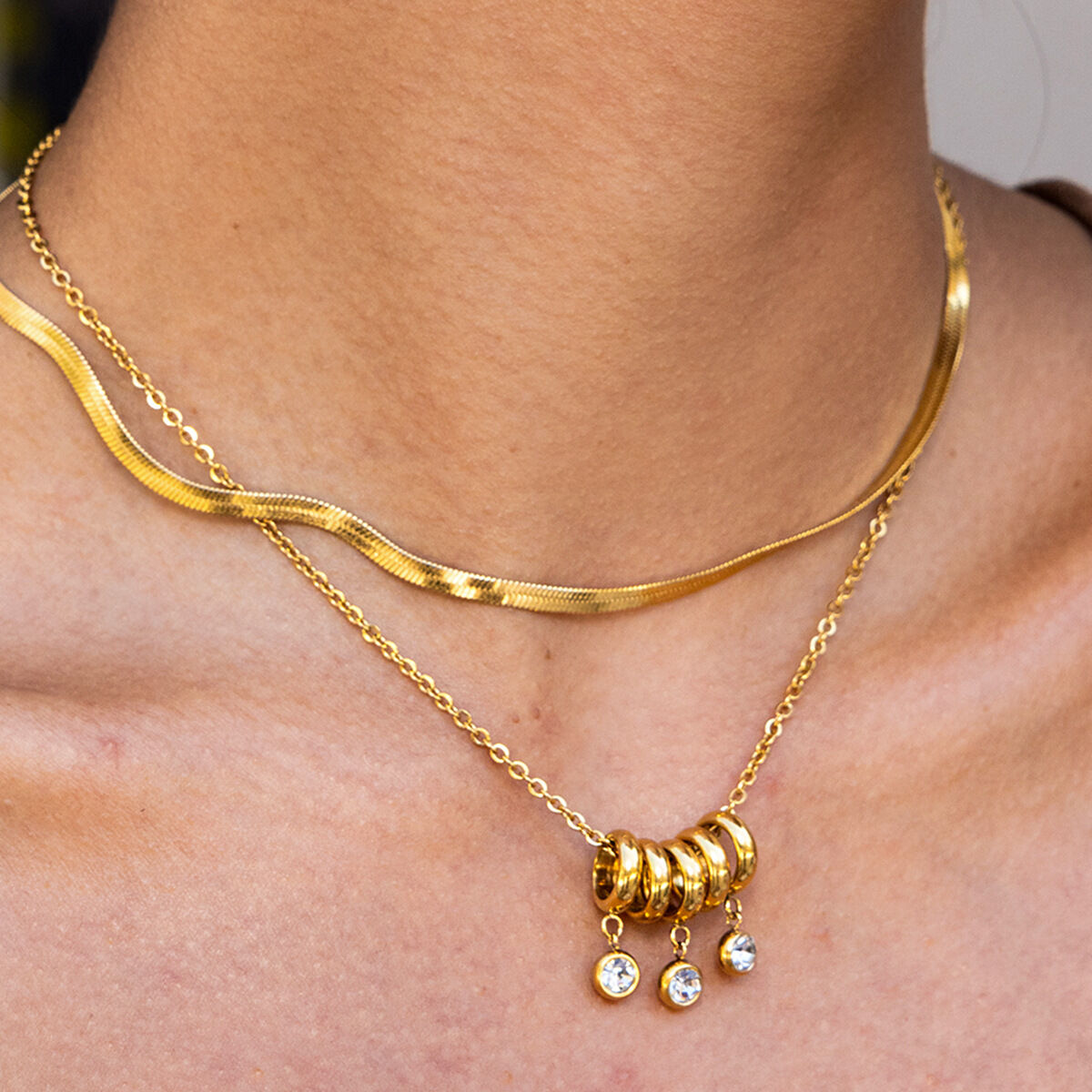 1 pezzo di collana con ciondolo da donna color oro impermeabile in acciaio inossidabile a forma di cerchio di lusso