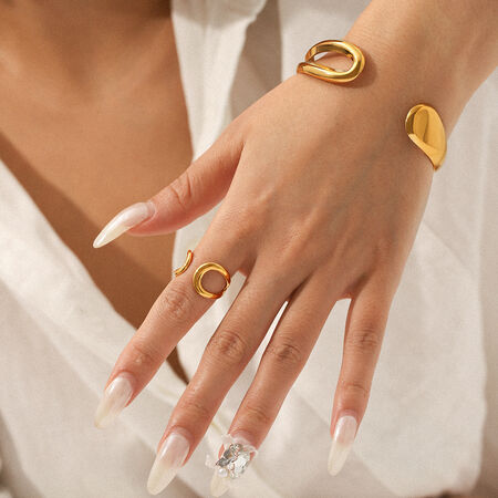 1 Piece Simple Daily Hollowed-out Stainless Steel Waterproof Gold Color Women's Bangles