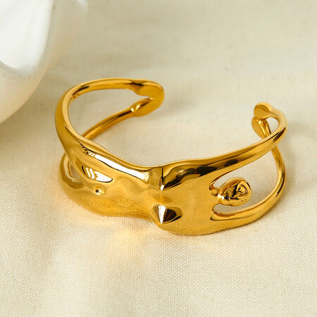1 Piece Classic Retro Figure Stainless Steel Waterproof Gold Color Women's Cuff Bracelets