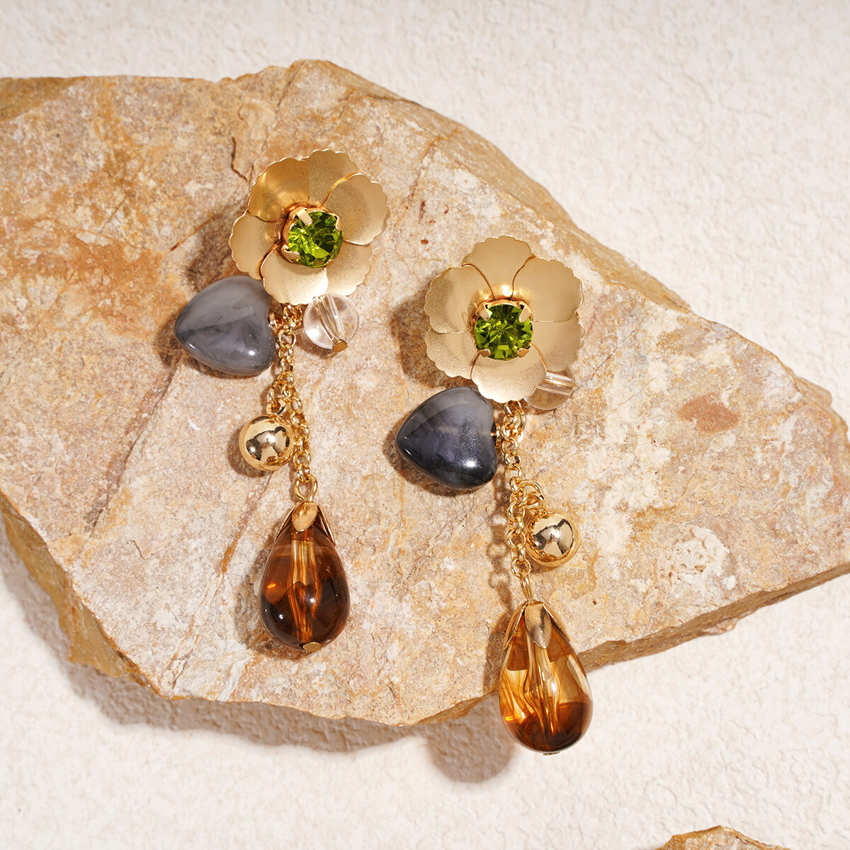 1 Pair Retro Flower Heart Resin Bead Dangle Earrings
