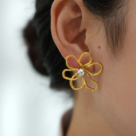 1 Pair Simple Natural Flower Stainless Steel Waterproof Gold Color Women's Stud Earrings