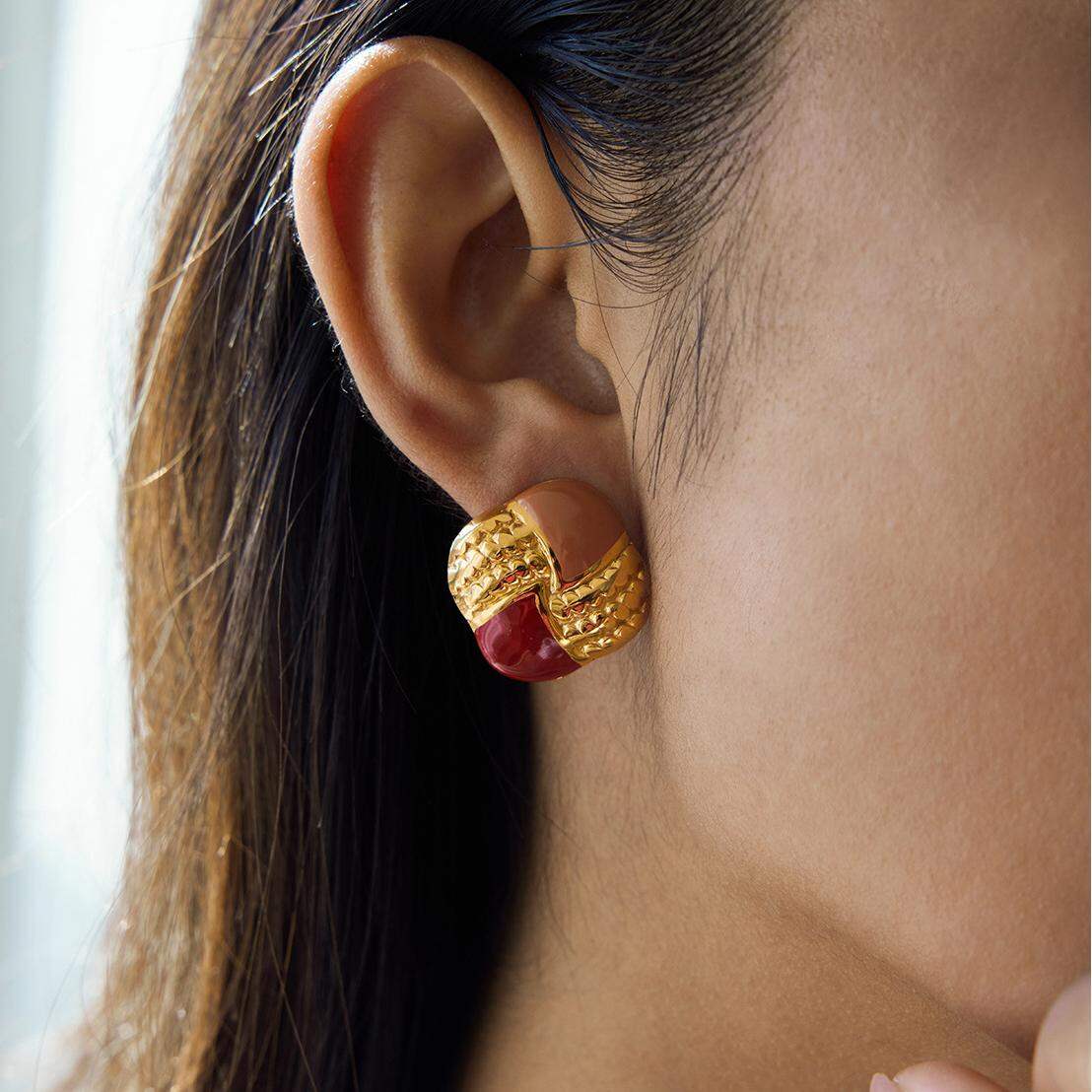 1 Pair Luxurious Chequer Mixed Color Stainless Steel Waterproof Gold Color Women's Stud Earrings