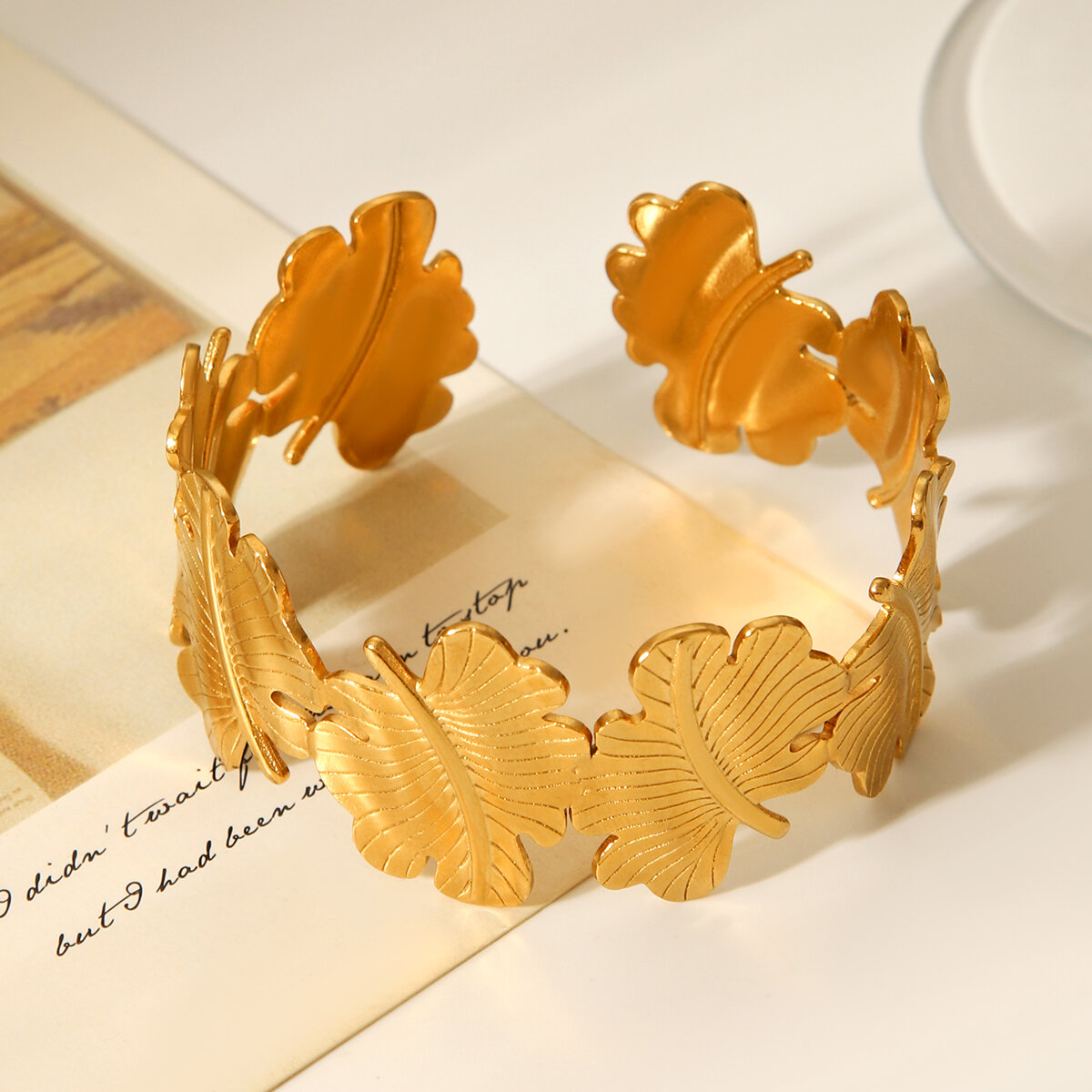 1 Piece Simple Series Daily Leaf Stainless Steel Waterproof  Gold Color  Women's Bangles Picture7