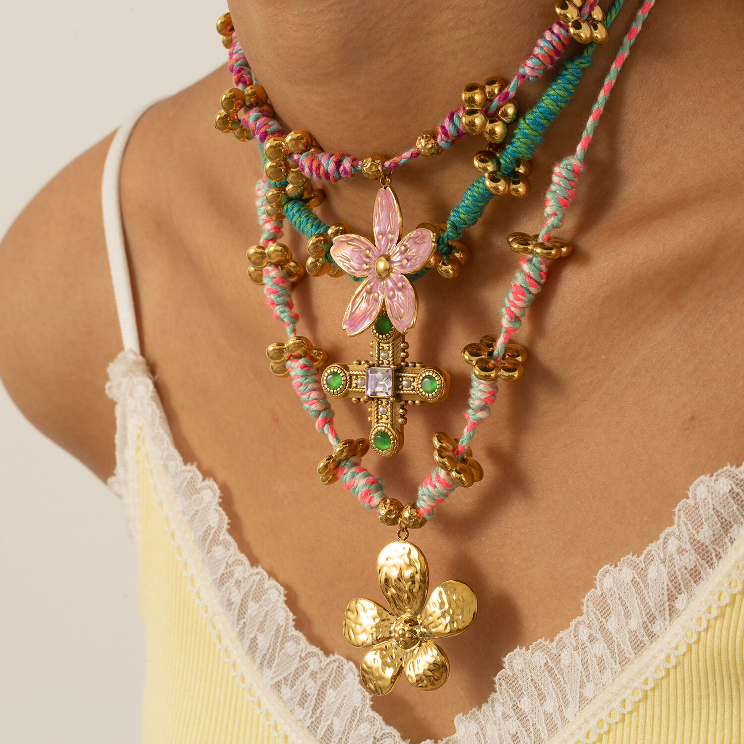 Collana con ciondolo da donna in acciaio inossidabile color oro con corda intrecciata a mano e fiore, 1 pezzo h5 Immagine4