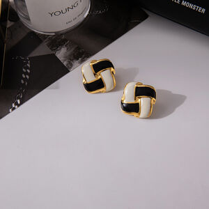 1 Pair Classic Checkerboard Stainless Steel Waterproof Gold Color Women's Stud Earrings h5 Picture5