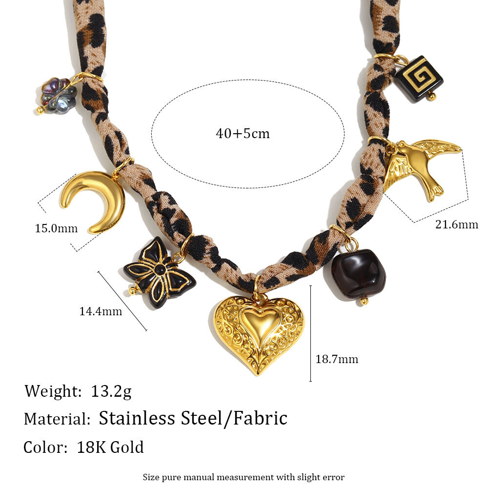 Collana con ciondolo a forma di cuore e luna con stampa leopardata - Oro Immagine2