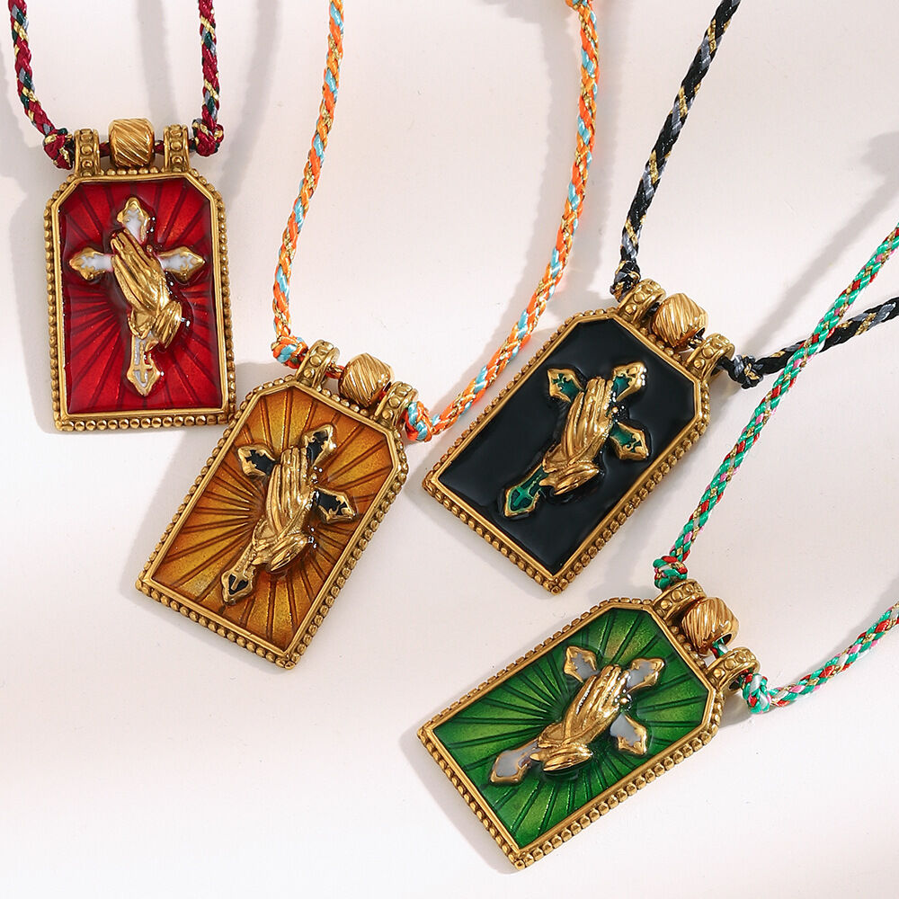 1 Stück elegante Tarot-Anhänger-Halskette aus wasserdichtem Edelstahl in Goldfarbe für Damen Bild3