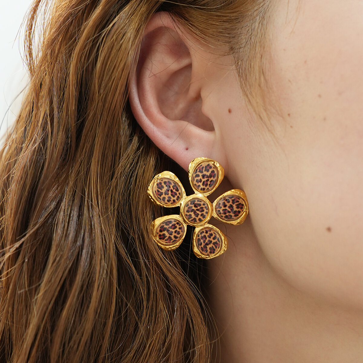 1 Pair Simple Series Natural Flower Stainless Steel Waterproof  Gold Color  Women's Stud Earrings 2