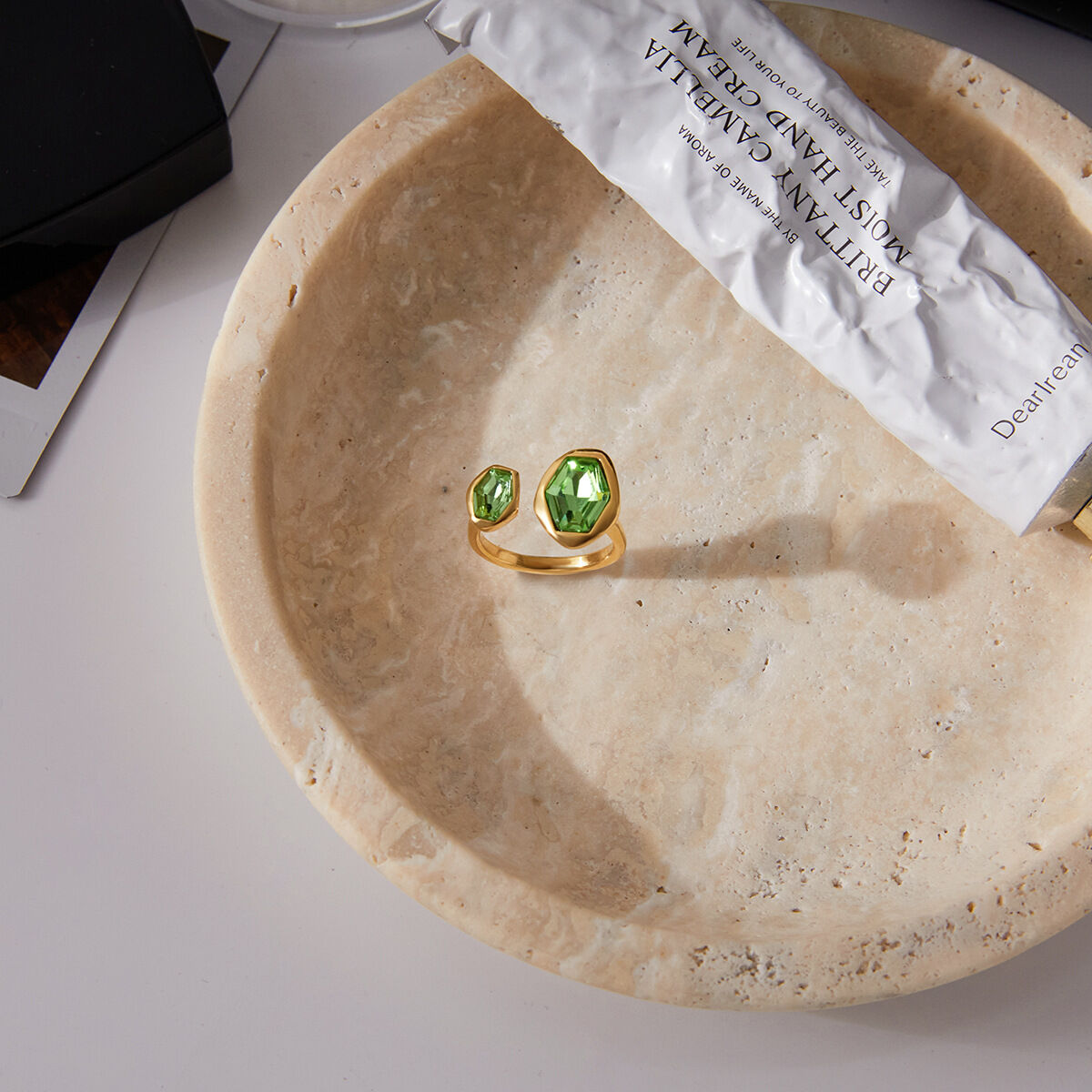 1 Stück sechseckiger, grüner Zirkonia-Ring aus Edelstahl, wasserdicht, goldfarben, Damen-Edelsteinring Bild4