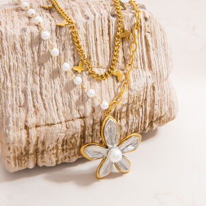 1 Piece Romantic Elegant Flower Stainless Steel Waterproof Women's Pendant Necklaces h5 Picture4