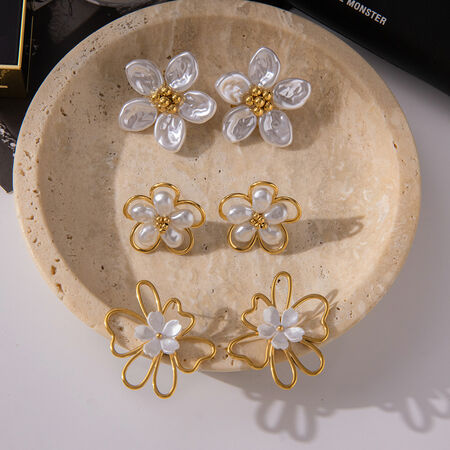 1 Pair Elegant Flower Stainless Steel Waterproof Gold Color Shell Women's Stud Earrings 2