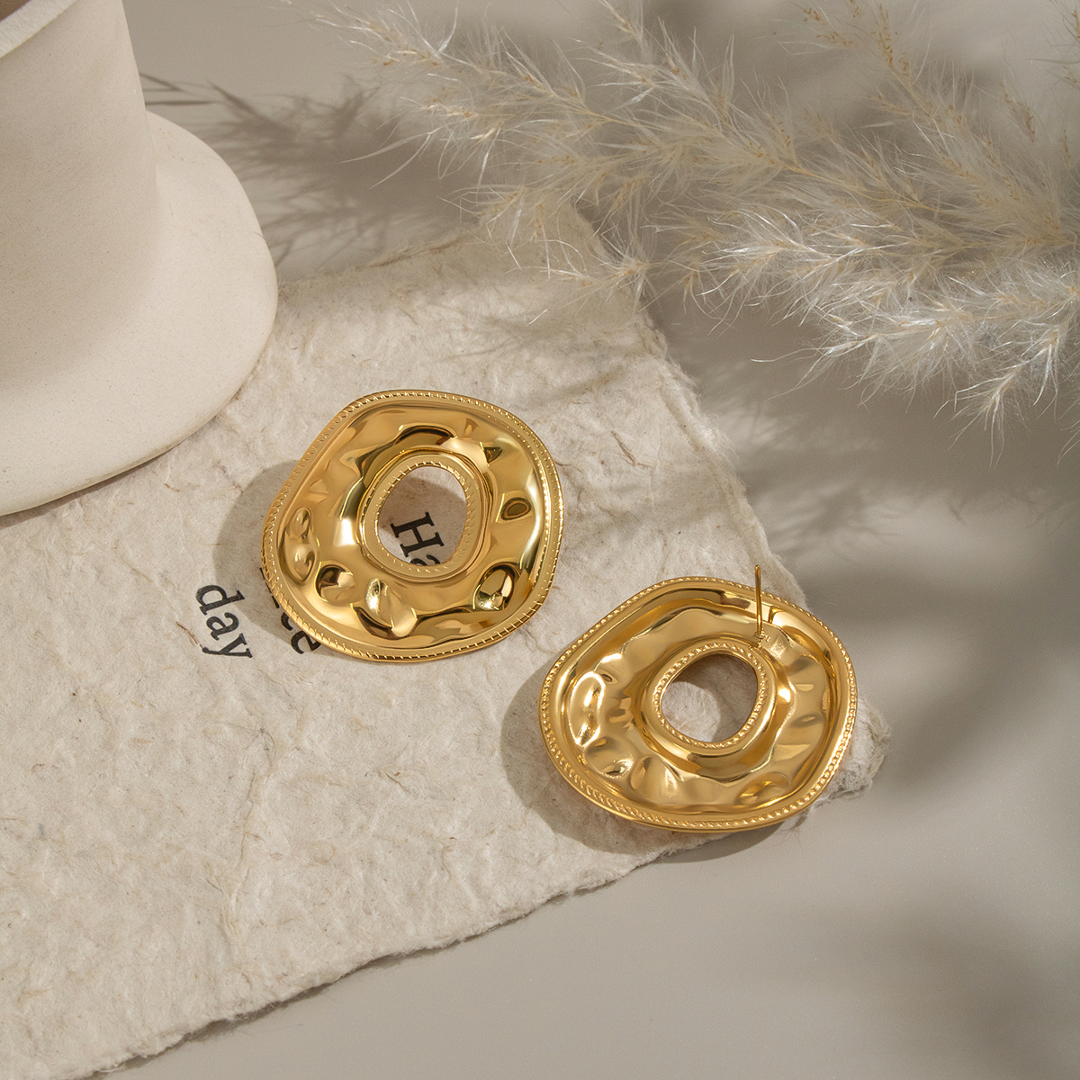 1 Pair Round Hammer Pattern Stainless Steel Waterproof Stud Earrings Picture2
