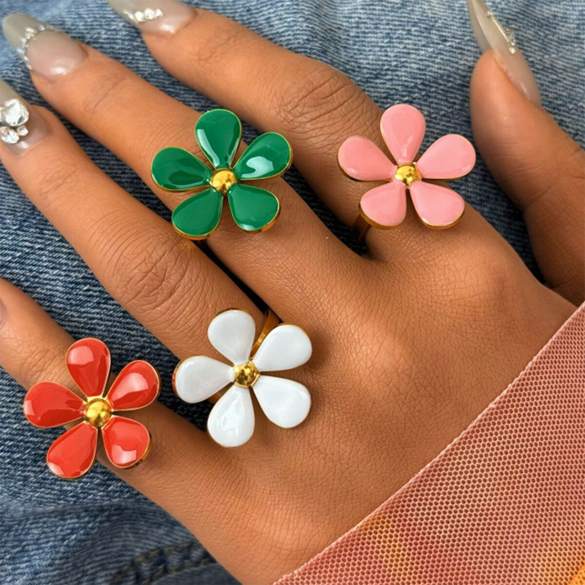 Anillos llamativos de acero inoxidable resistentes al agua con diseño de flores retro simples para mujer de 1 pieza