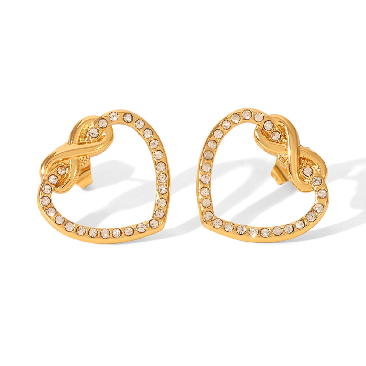1 par de pendientes sencillos de acero inoxidable con forma de corazón, resistentes al agua, de color dorado y circonita para mujer. Imagen6