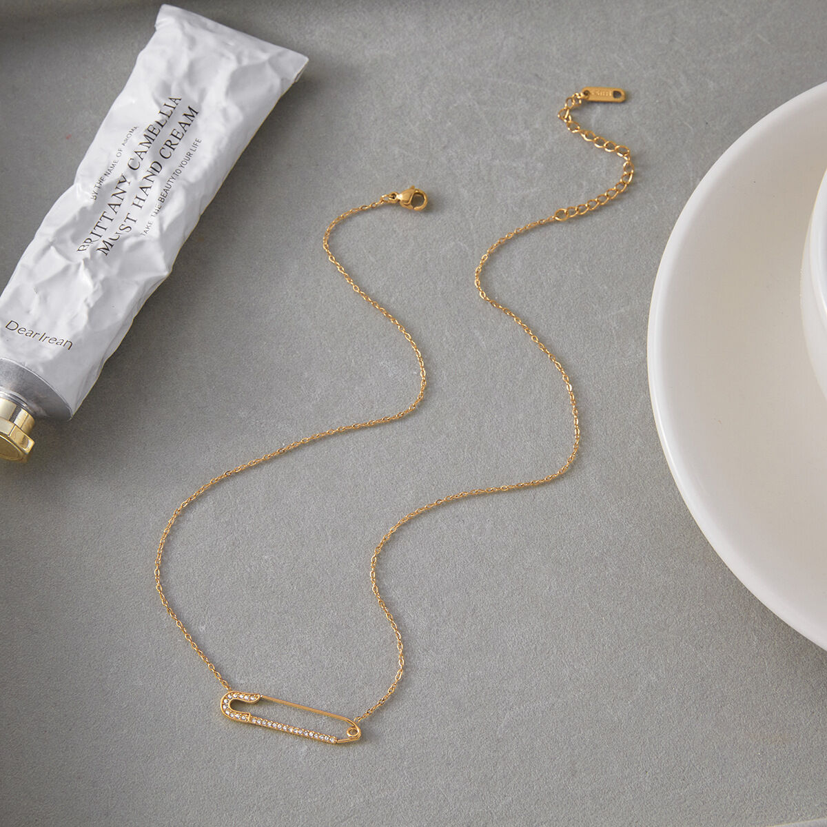 1 Piece Classic Paper-clip Stainless Steel Waterproof Gold Color Women's Pendant Necklaces Picture7