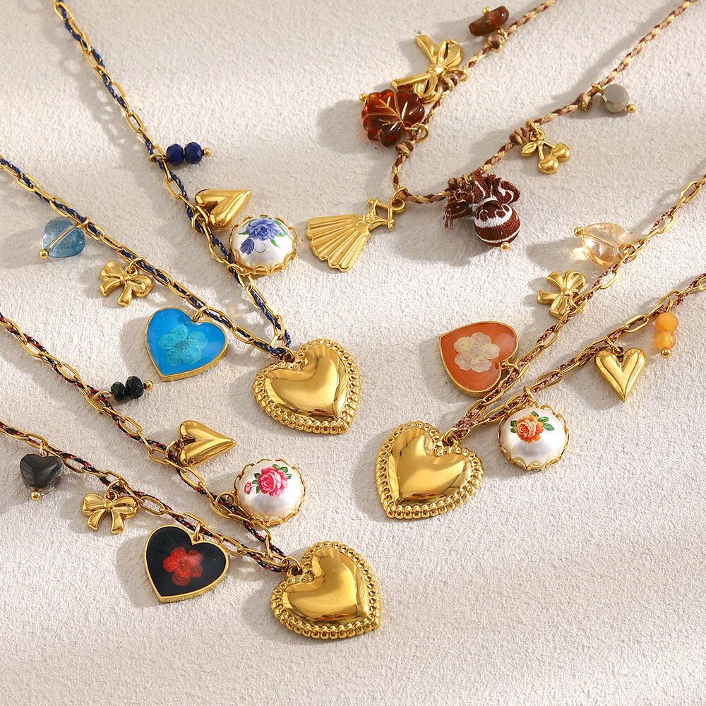 1 Piece Luxurious Retro Heart Bow Knot Stainless Steel Waterproof   Women's Pendant Necklaces 2