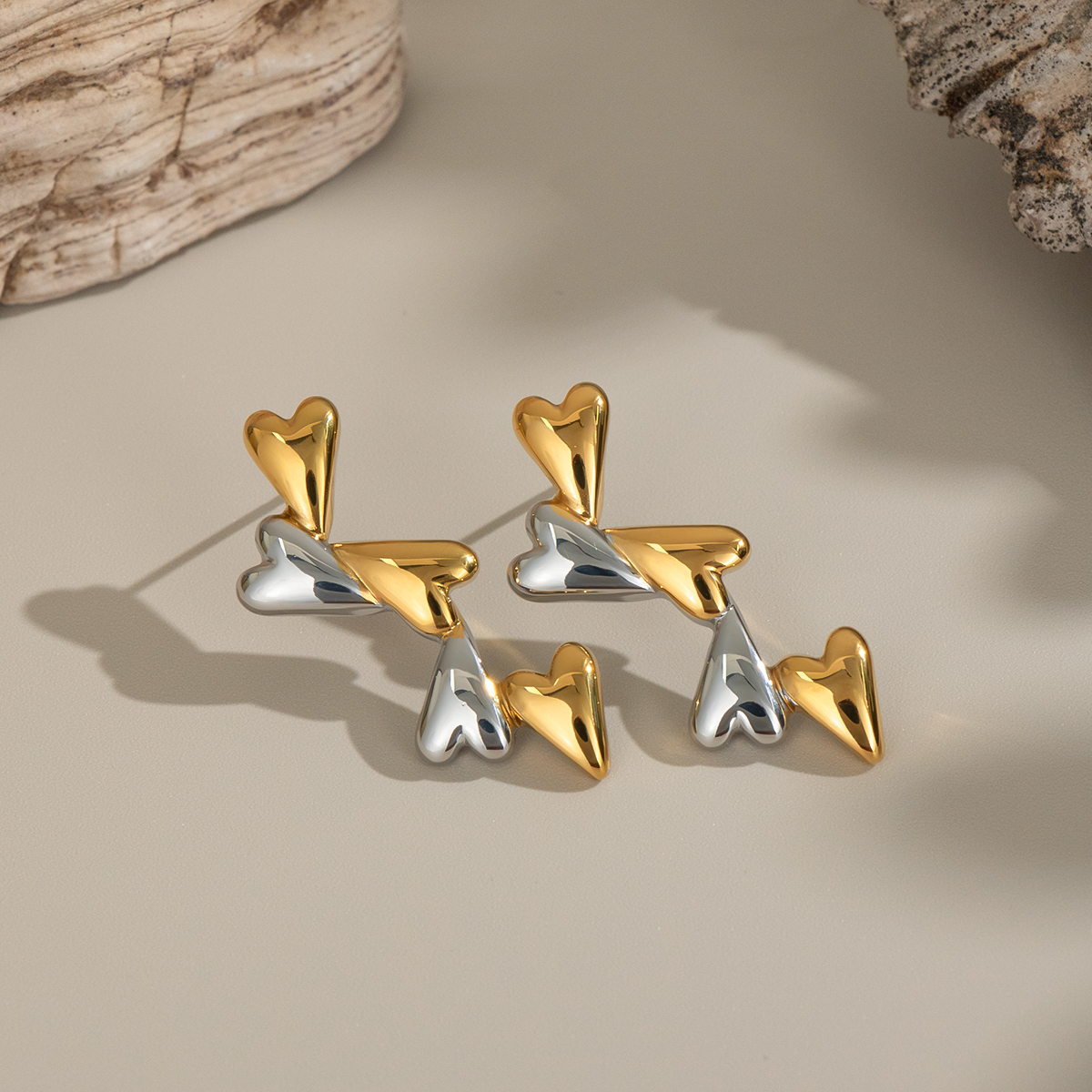 1 Pair Mixed Gold Heart Stainless Steel Waterproof Stud Earrings Picture3