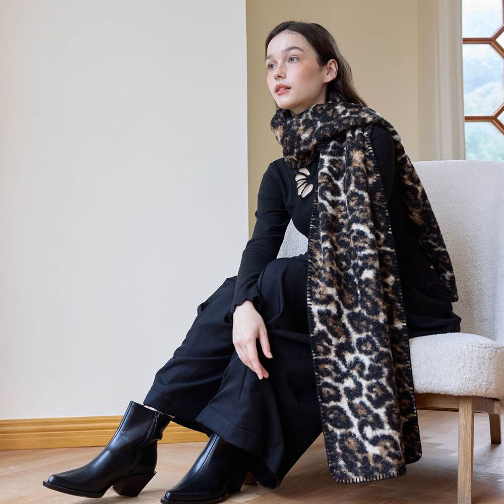 1 Piece Retro Leopard Print Polyester Women's Winter Scarves h5Picture3