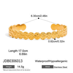 1-teiliges, rundes, gehämmert strukturiertes, wasserdichtes Armreif-Armband aus Edelstahl in Goldfarbe für Damen h5 Bild2