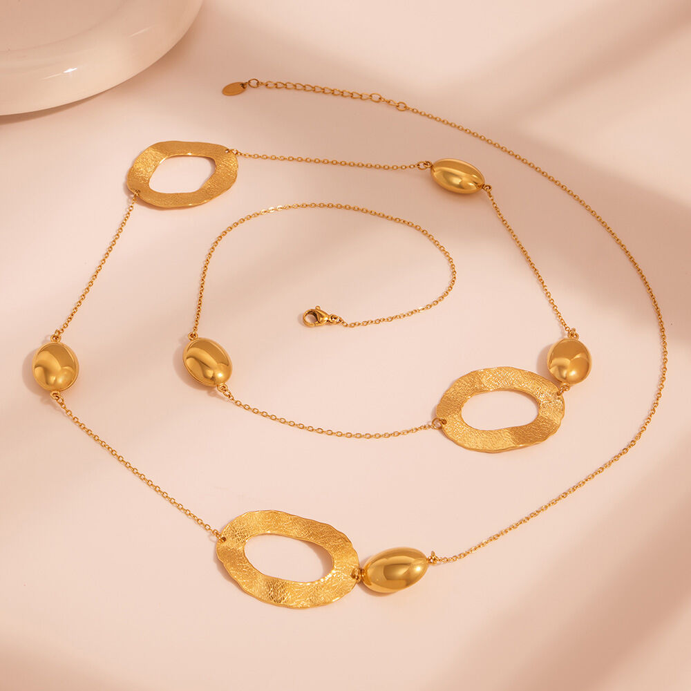 Collier long pour femme, en acier inoxydable doré, imperméable, avec motif martelé simple (1 pièce) 2