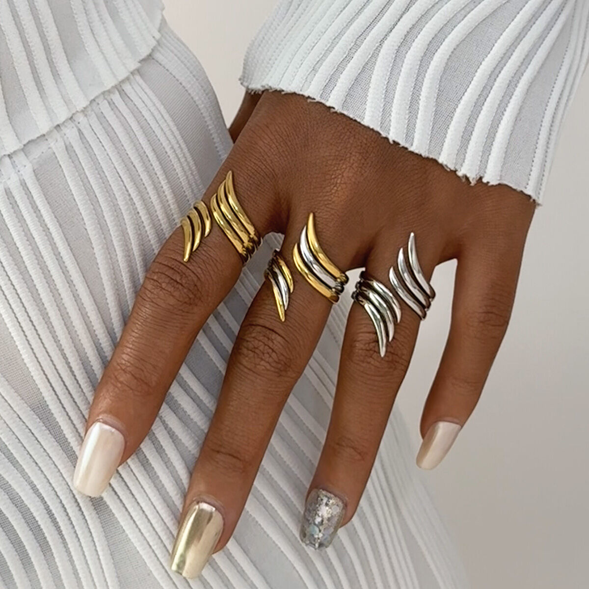 1 Stück schlichter Flügelring aus Edelstahl, wasserdicht, goldfarben, Statement-Ring für Damen h5 Bild3