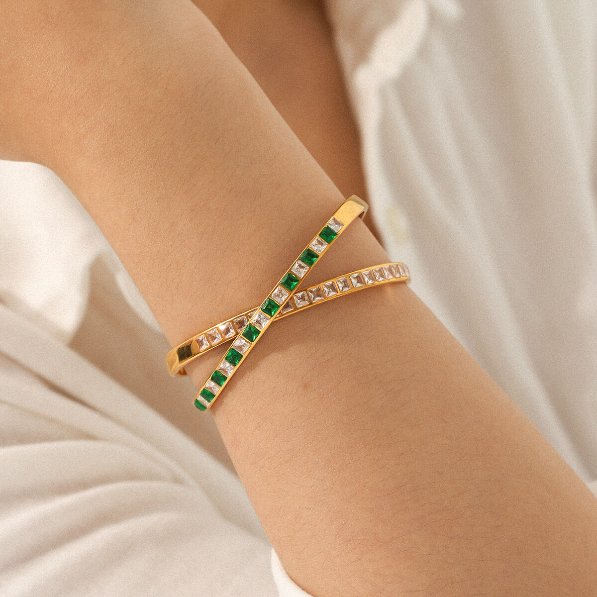 Pulsera De Acero Inoxidable De Lujo Con Circonitas Doradas, Resistente Al Agua, De 1 Pieza 2