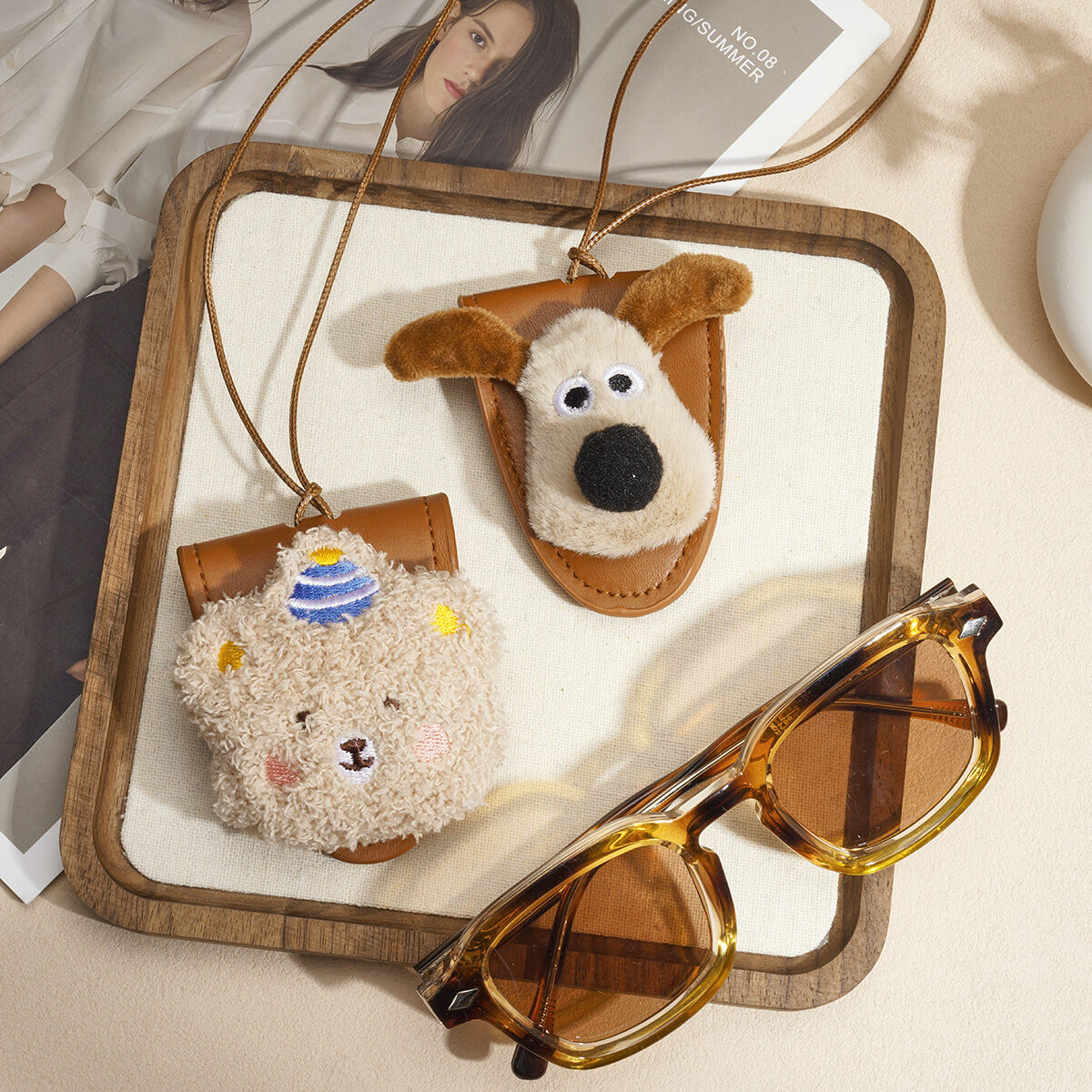 1 Piece Cute Cartoon Magnetic Leather Glasses Clip Necklace