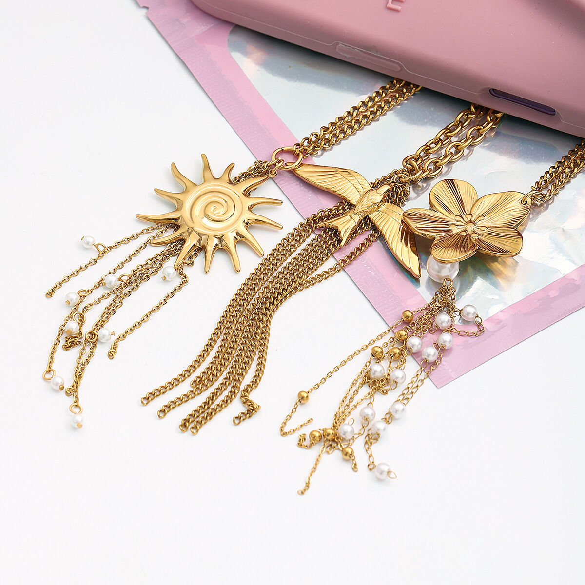 Collana lunga da donna in acciaio inossidabile color oro impermeabile con nappa floreale della serie romantica da 1 pezzo 2
