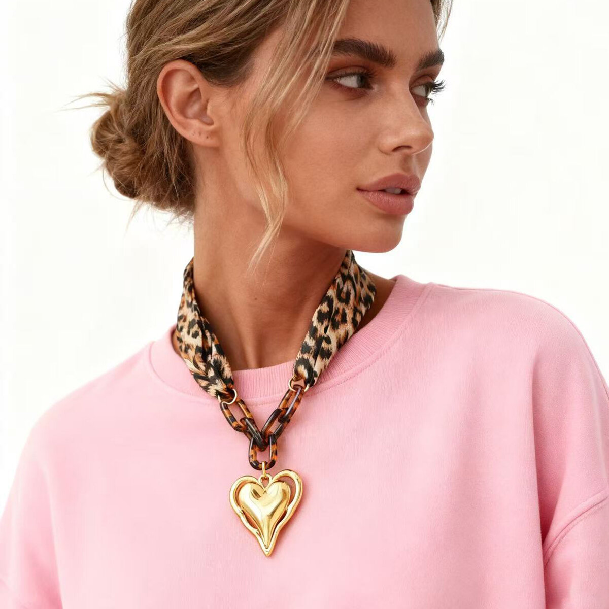 1 Piece Retro Heart Leopard Print Stainless Steel Waterproof  Gold Color  Women's Chain Bracelets Picture6