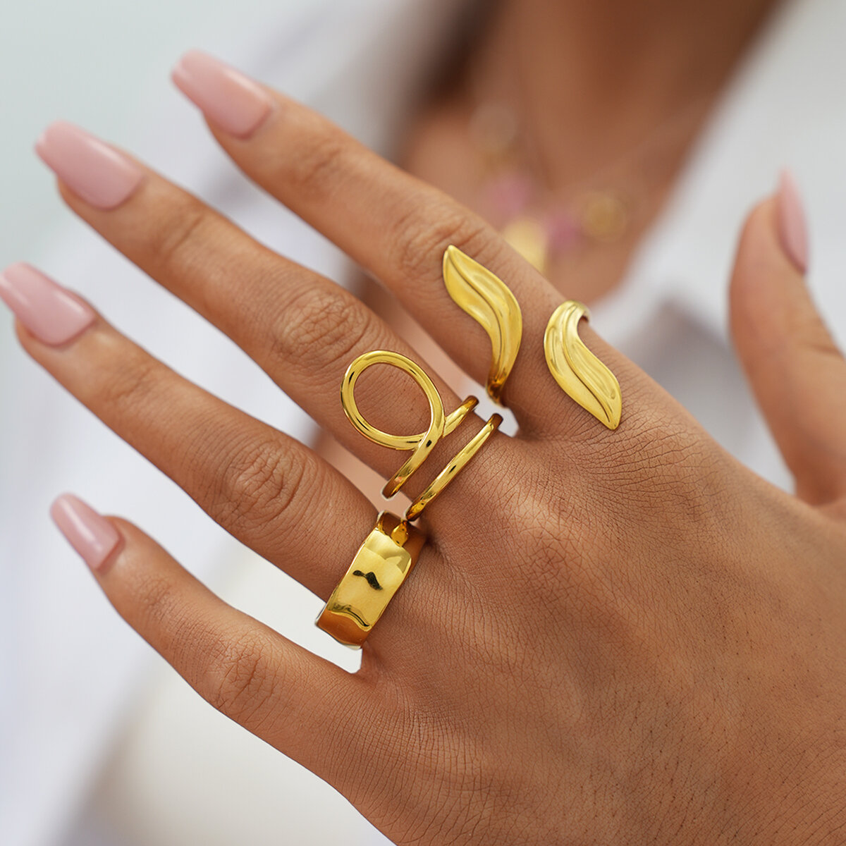 1 pezzo di anelli da donna in acciaio inossidabile a forma di foglia irregolare, impermeabili, color oro