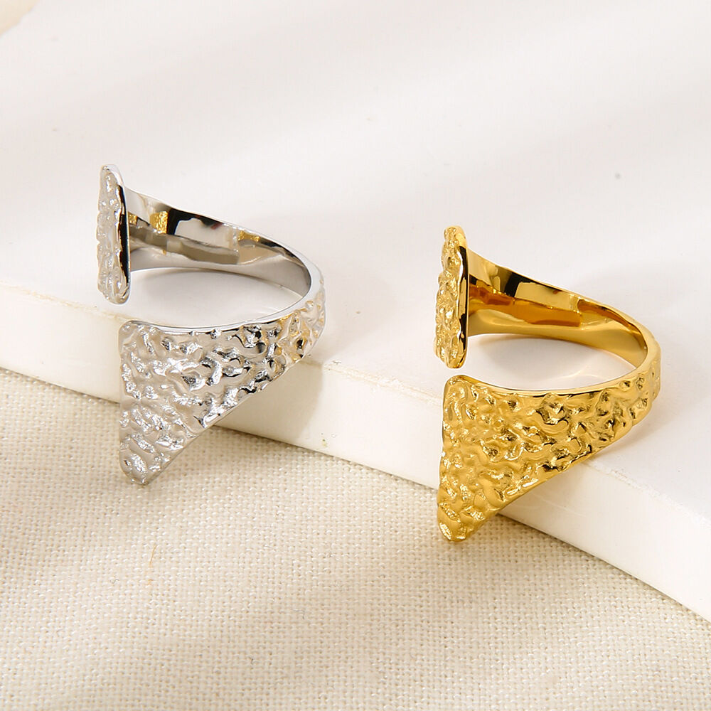 1 Stück Alltags-Statement-Ring aus Edelstahl mit unregelmäßiger Form und Hammerschlagmuster, wasserdicht 2