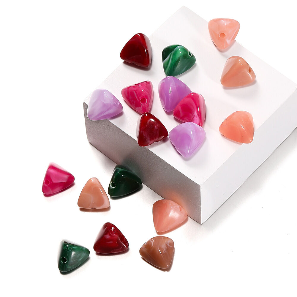 1 Bag of DIY Triangle Acrylic Jewelry Beads h5 Picture3