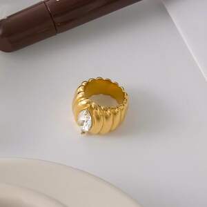 1 Stück luxuriöser, wasserdichter Statement-Ring aus Edelstahl in Goldfarbe h5 Bild6