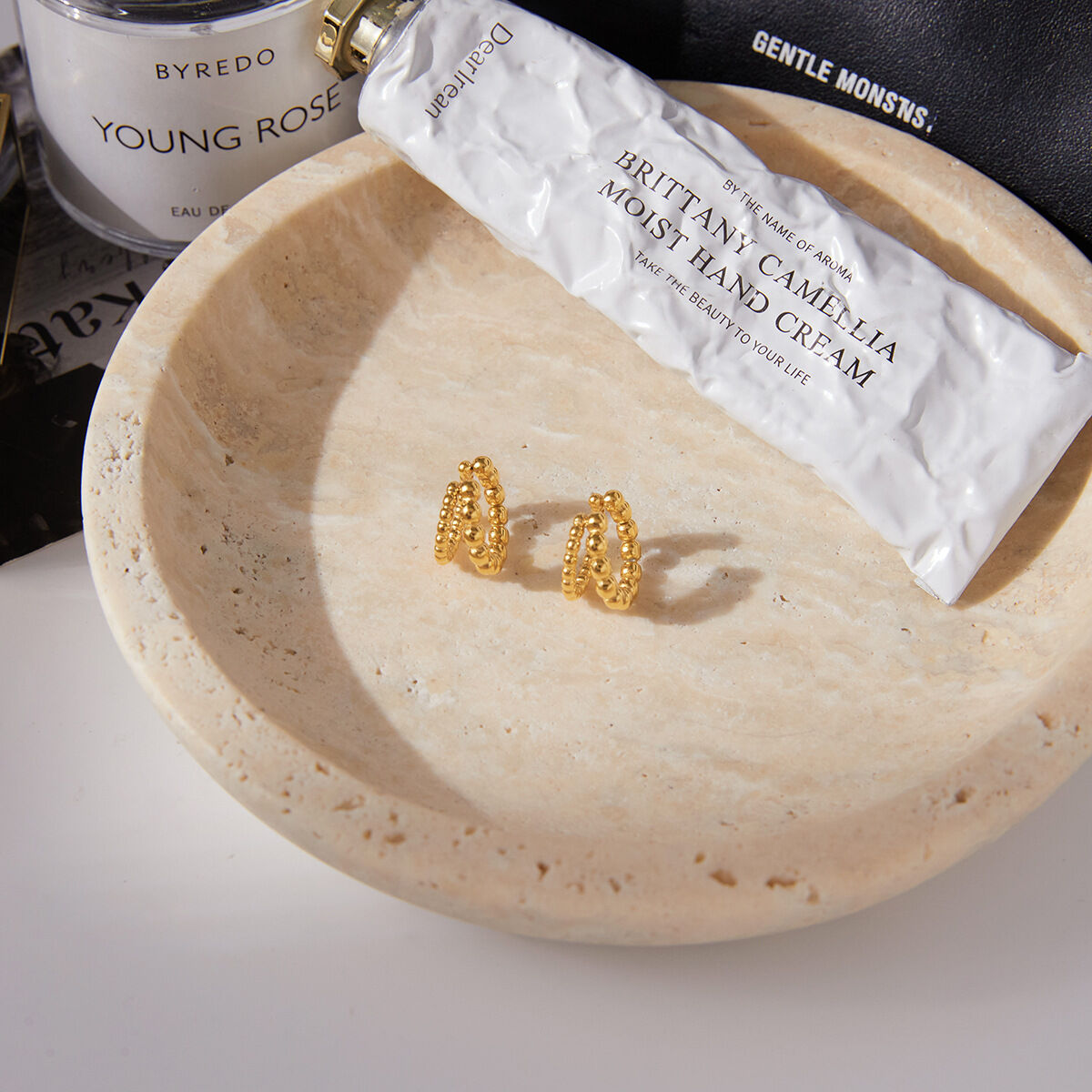 1 Stück minimalistische runde Ohrklemmen aus Edelstahl, wasserdicht, goldfarben, für Damen Bild5