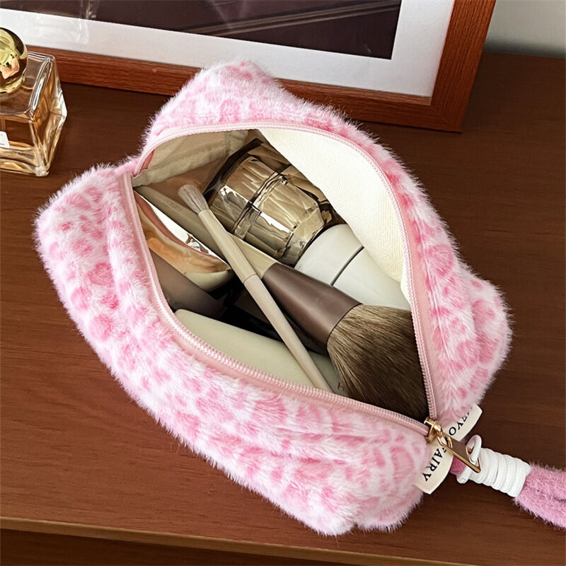 1 Piece Romantic  Retro Leopard Print Plush Women's Makeup Bags Picture4