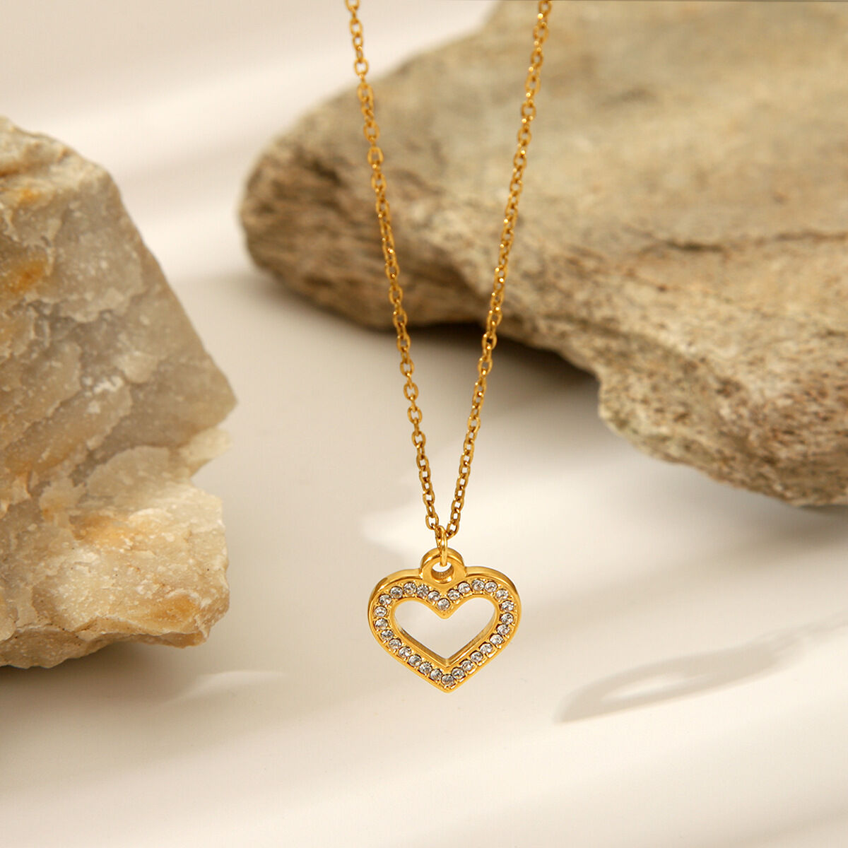 1 Piece Daily Heart Stainless Steel Waterproof Gold Color Women's Pendant Necklaces Picture4