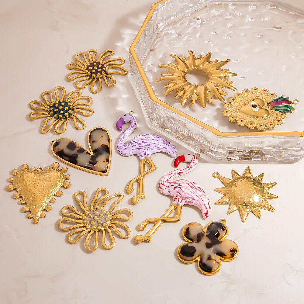 1 Piece Romantic Flower Stainless Steel Waterproof Gold Color DIY Pendant h5 Picture4