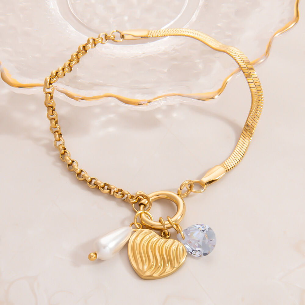 1 Piece Elegant Heart Stainless Steel Waterproof Zircon Charm Bracelet