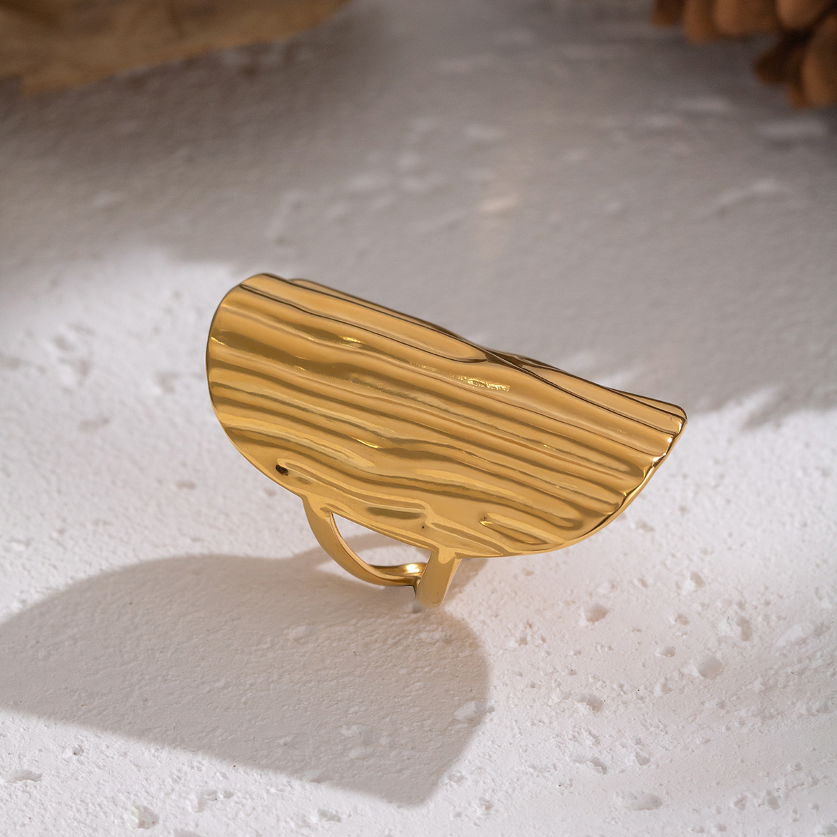 Anello da 1 pezzo con forma irregolare, in acciaio inossidabile, impermeabile, color oro