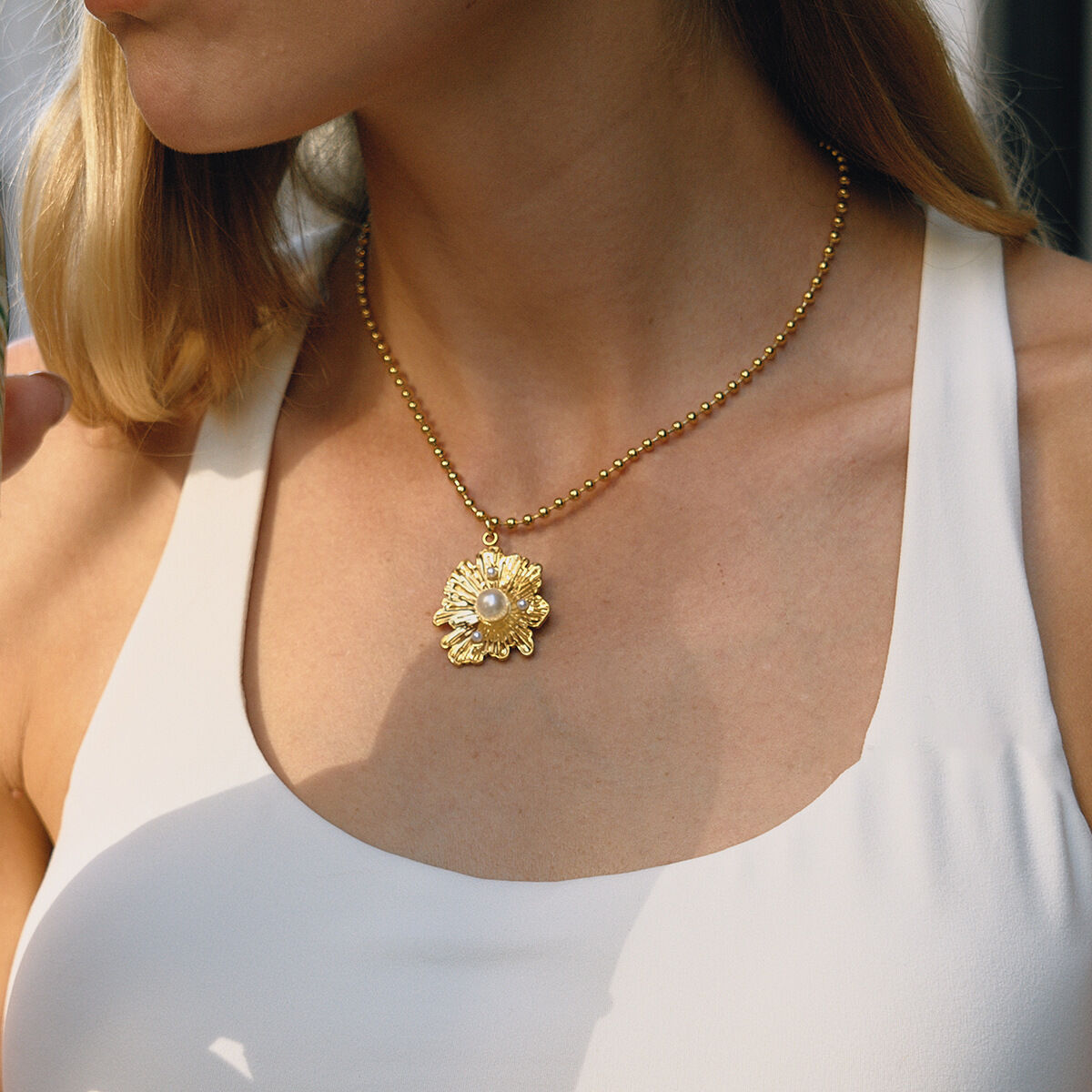 1 Piece Sweet Flower Stainless Steel Waterproof Gold Color Women's Pendant Necklaces h5 Picture3