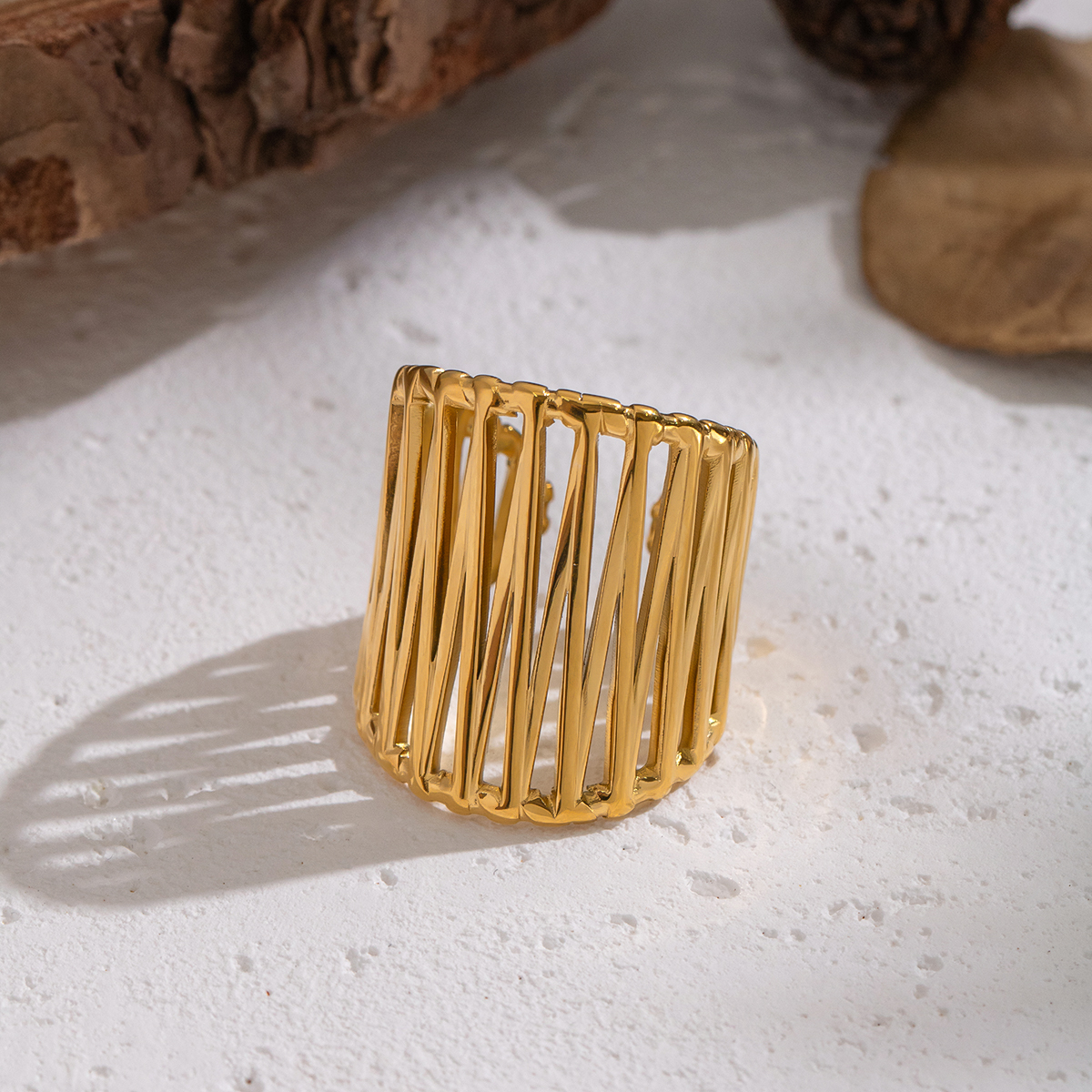 1 Piece Hollowed-out Stainless Steel Waterproof Gold Color Statement Ring h5 Picture3