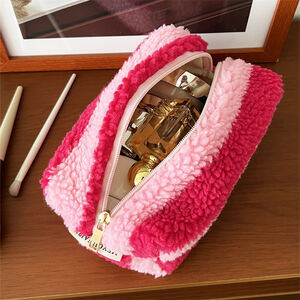 1 Piece Simple Classic Red Striped Plush Women's Makeup Bags h5 Picture5