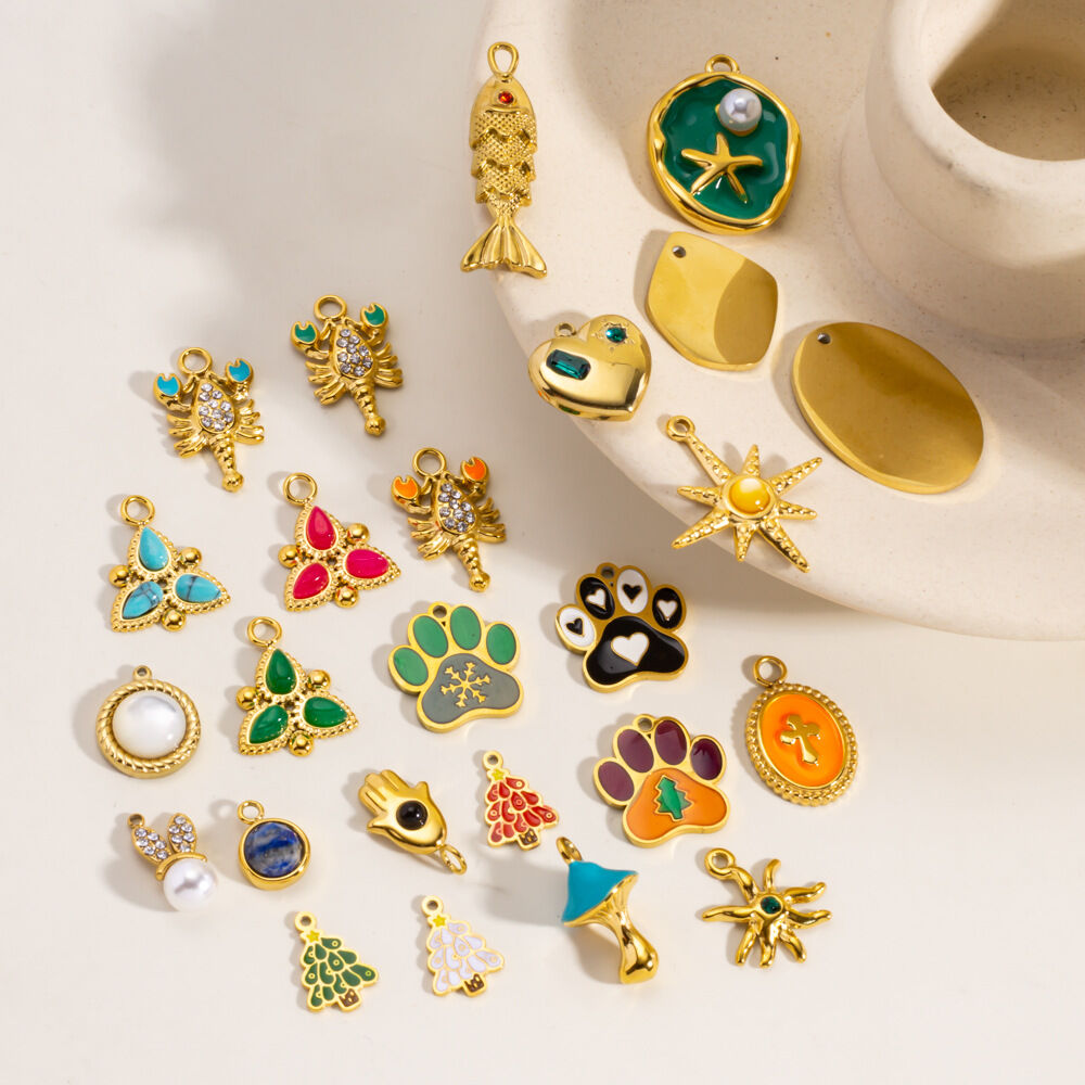 1 pieza DIY Mini Fruit Christmas Acero inoxidable impermeable color dorado colgantes para mujer 2