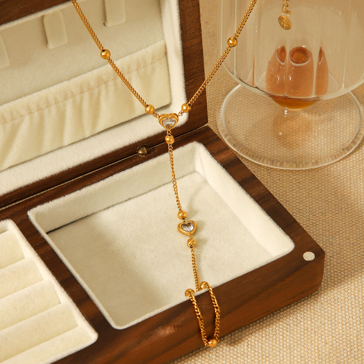 1 Stück schlichtes Herzarmband aus Edelstahl, wasserdicht, goldfarben, mit Zirkonia-Verzierung für Damen h5 Bild5